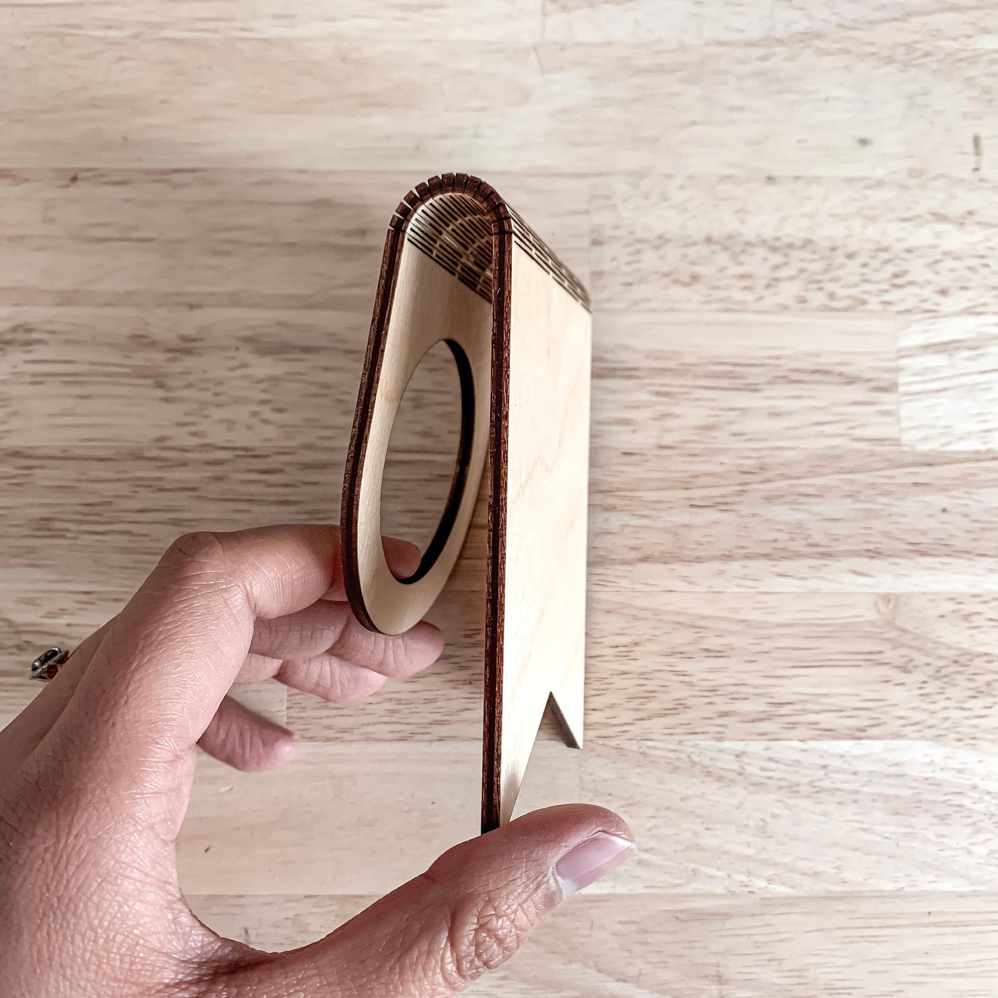 DIGITAL DOWNLOAD / Flexible Wine Tag SVG Cut File / Glowforge Gift Label / Laser Cut Wine Tag / Wine Gift Tag Laser Cut File